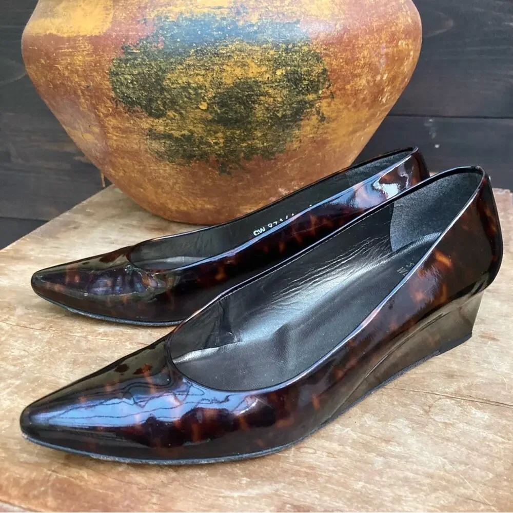 Stuart Weitzman wedges size 6 low heal tortoise‎ patent leather